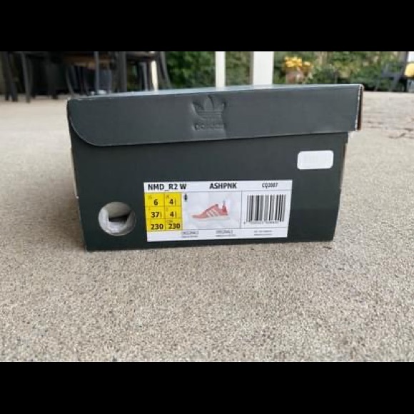 BRAND NEW Adidas NMD R2 - Ash Pink - Picture 4 of 4